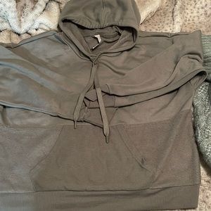 Cropped casual hoodie
